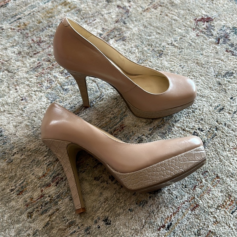 Nine West nude platform heels